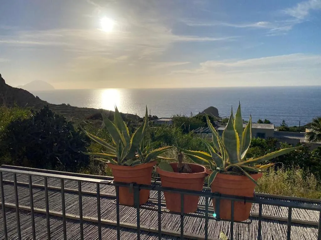 Casa Capperina Villa Malfa  Italy