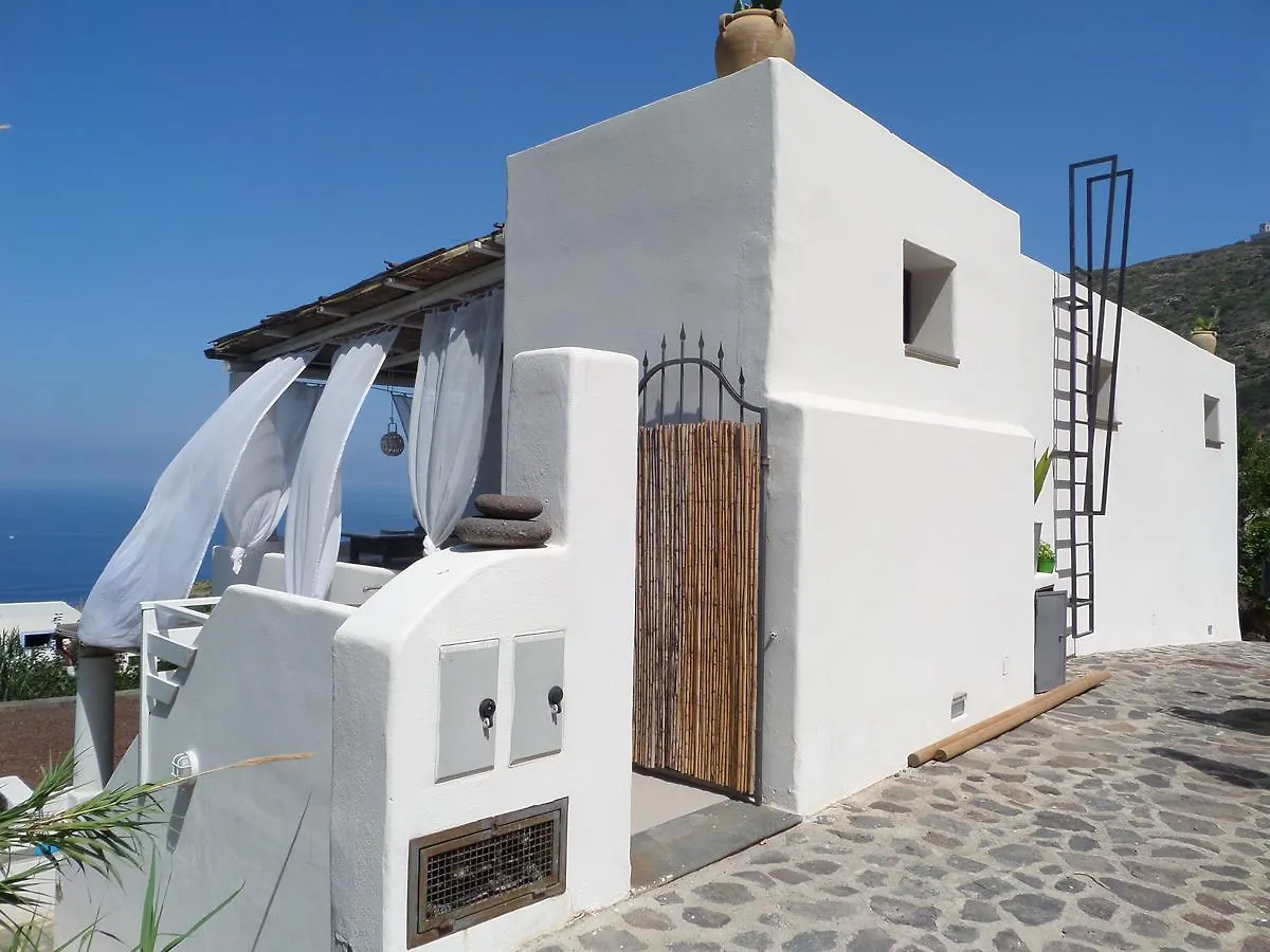 Holiday home Casa Capperina Villa Malfa  Italy